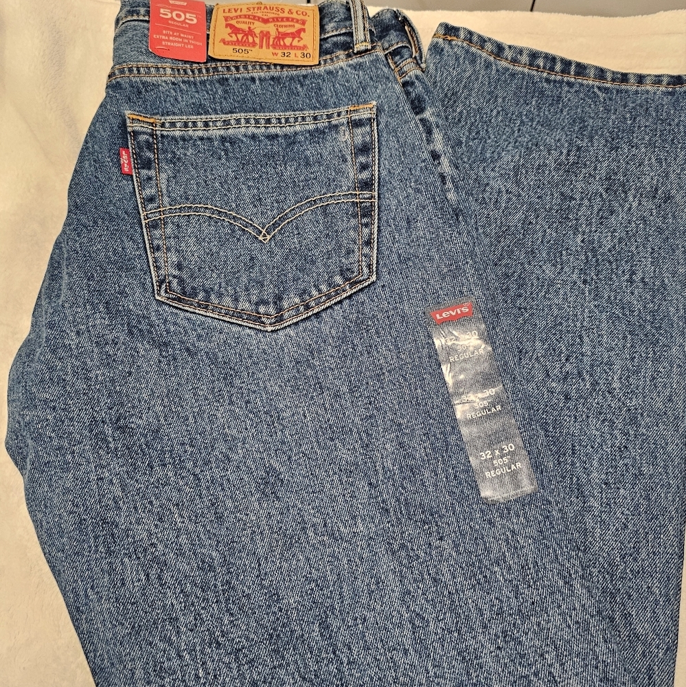 NWT Levi Men's Jeans 505 Size 32x30